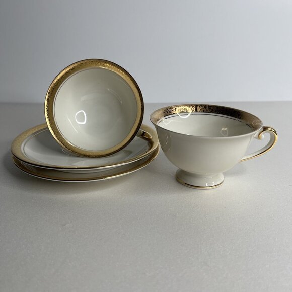 Kunst Kronach Bavaria Espresso Cups and Saucers Ivory with Gold Trim Set 2 - Picture 1 of 9